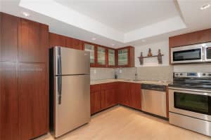 400 Leslie Dr APT 923, Hallandale Beach, FL 33009, Sold 07/09/25