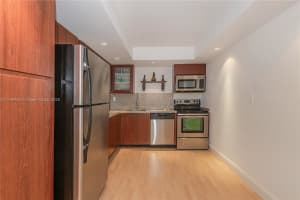 400 Leslie Dr APT 923, Hallandale Beach, FL 33009, Sold 07/09/25