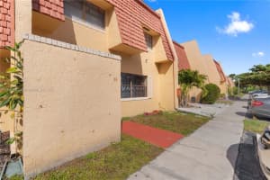 39 Canterbury Ln #39, Tamarac, FL 33319, Sold 05/28/25