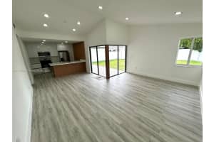2400 SW 113th Ct, Miami, FL 33165, Sold 04/29/25