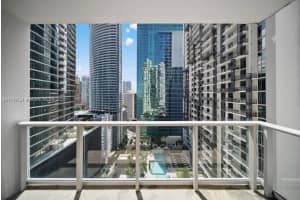 300 S Biscayne Blvd T-2101, Miami