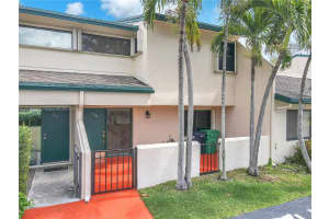 10804 SW 72nd St APT 115, Miami, FL 33173, Sold 05/01/25