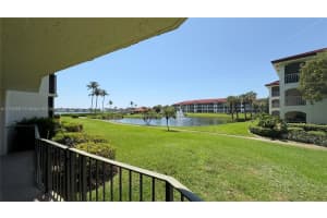 7030 Half Moon Cir 121, Hypoluxo