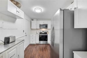 5005 Collins Ave APT 222, Miami Beach, FL 33140, - MLS#A11749965
