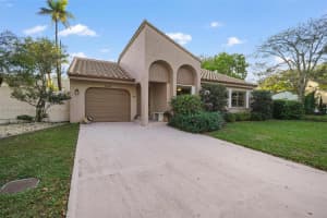 2880 Azalea Dr, Hollywood, FL 33026, Sold 04/17/25