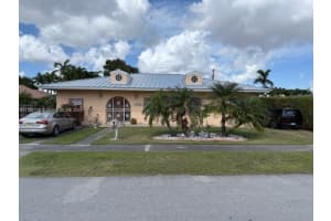 10745 Westwood Lake Dr, Miami