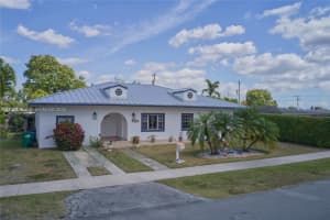 10745 Westwood Lake Dr, Miami, FL 33165, - MLS#A11750116