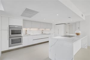 5500 Collins Ave 802 Miami Beach, FL 33140 - MLS#A11750125