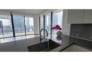 68 SE 6th St Apt 1012, Miami, FL 33131, Sold 04/28/25