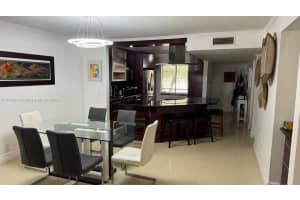 435 Lakeview Dr APT 104, Weston, FL 33326, Sold 04/11/25