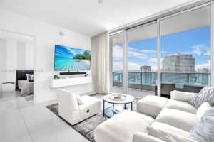 200 Biscayne Boulevard Way 4910, Miami