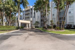 9725 NW 52nd St, Doral, FL 33178, Sold 05/01/25