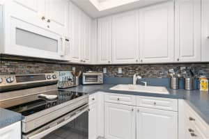 9725 NW 52nd St, Doral, FL 33178, Sold 05/01/25