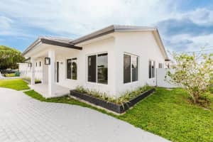 4202 Sw 98th Ave, Miami