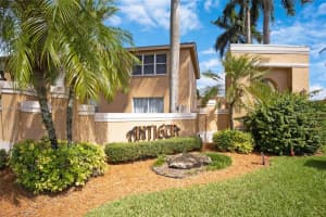 886 Nw 135th Ter, Pembroke Pines