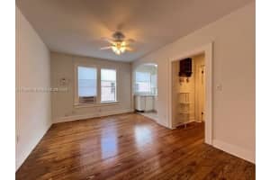 642 Michigan Ave 14, Miami Beach