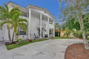 280 Lake Dr, Coconut Creek, FL 33066, Sold 04/28/25