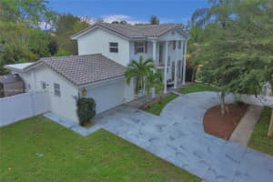 280 Lake Dr, Coconut Creek, FL 33066, Sold 04/28/25