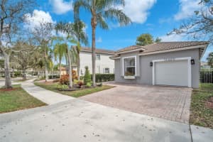 16420 Sapphire St, Weston
