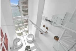 300 S Biscayne Blvd L-1012, Miami