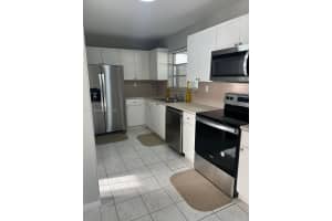 17835 NW 80th Ct, Hialeah, FL 33015, Sold 04/07/25
