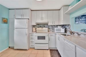 1001 Colony Point Cir APT 517, Pembroke Pines, FL 33026, Sold 04/29/25