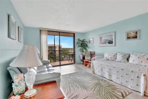 1001 Colony Point Cir APT 517, Pembroke Pines, FL 33026, Sold 04/29/25
