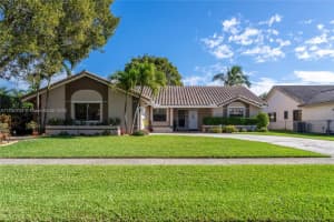6910 W Wedgewood Ave, Davie, FL 33331, Sold 05/28/25