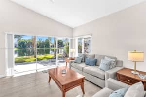 15236 Wilshire Cir S, Pembroke Pines, FL 33027, Sold 04/15/25
