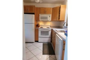 4801 NW 34th St APT 602, Lauderdale Lakes, FL 33319, - MLS#A11750755