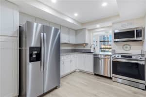 600 Parkview Dr, Hallandale Beach, FL 33009, Sold 03/26/25