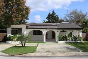 10845 Peachtree Dr, Miami