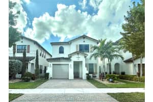 9776 W 34th Ave, Hialeah
