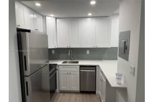 926 Michigan Ave APT 12, Miami Beach, FL 33139, - MLS#A11750986