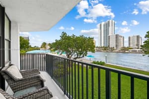 800 Parkview Dr APT 221, Hallandale Beach, FL 33009, - MLS#A11751099