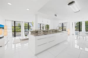 800 Parkview Dr APT 221, Hallandale Beach, FL 33009, - MLS#A11751099