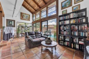10141 Woodbury Ct, Pembroke Pines, FL 33026, Sold 04/17/25