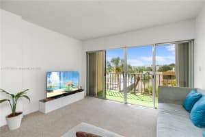 8889 Fontainebleau Blvd APT 309, Miami, FL 33172, Sold 07/01/25