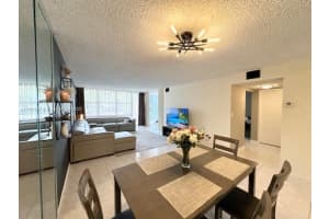 800 Parkview Dr APT 207, Hallandale Beach, FL 33009, - MLS#A11751537