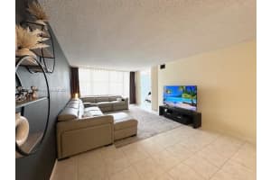 800 Parkview Dr APT 207, Hallandale Beach, FL 33009, - MLS#A11751537