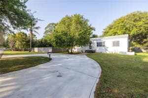 11660 NE 8th Ave, Biscayne Park, FL 33161, - MLS#A11751889