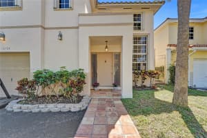 10728 N Saratoga Dr, Hollywood, FL 33026, Sold 05/09/25