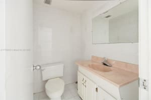 1000 Michigan Ave APT 208, Miami Beach, FL 33139, Sold 04/22/25