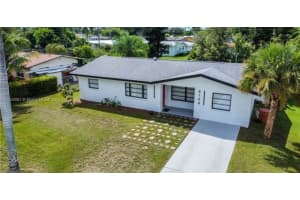 4104 E River Dr, Fort Myers, FL 33916, Sold 04/04/25