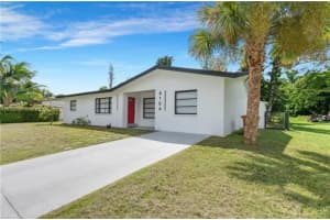 4104 E River Dr, Fort Myers, FL 33916, Sold 04/04/25