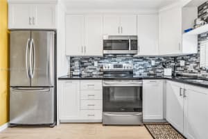 411 S Hollybrook Dr APT 205, Pembroke Pines, FL 33025, - MLS#A11752304