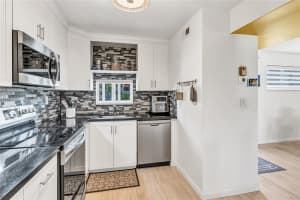 411 S Hollybrook Dr APT 205, Pembroke Pines, FL 33025, - MLS#A11752304