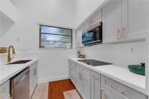 13520 NE Miami Ct, Miami, FL 33161, Sold 08/05/25