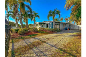 621 SE 3rd Pl, Hialeah, FL 33010, Sold 04/02/25