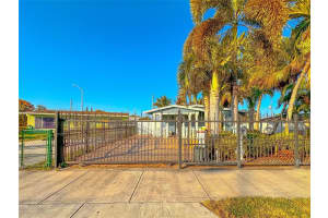 621 SE 3rd Pl, Hialeah, FL 33010, Sold 04/02/25